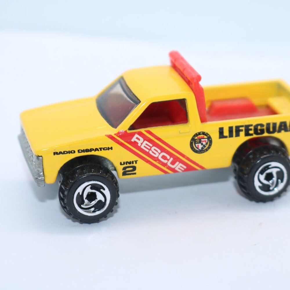 1982 Hot Wheels 4x4 lifeguard truck vintage diecast 1/64 scale